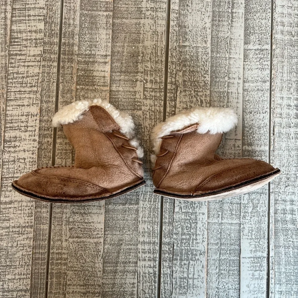 UGG Australia Toddler Boots size: Medium
